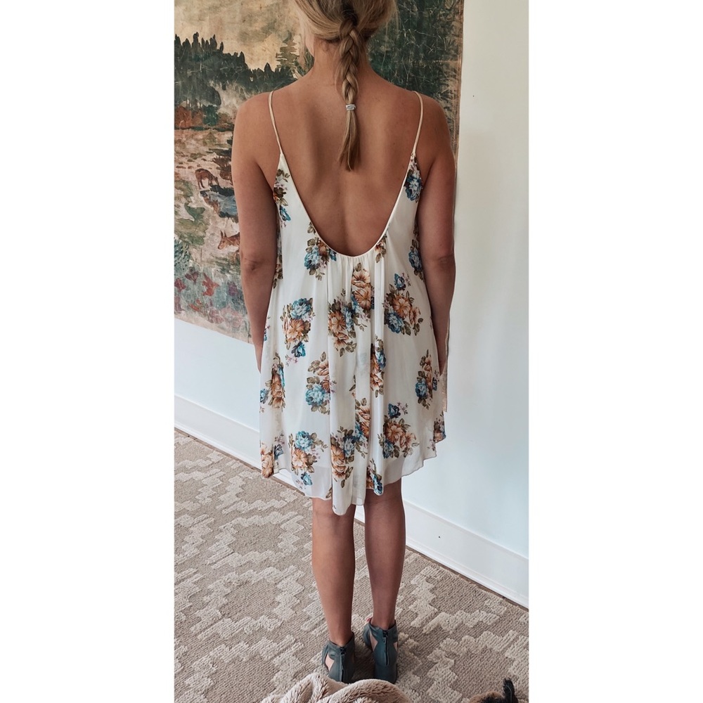 Sundress - Picture 3 of 8